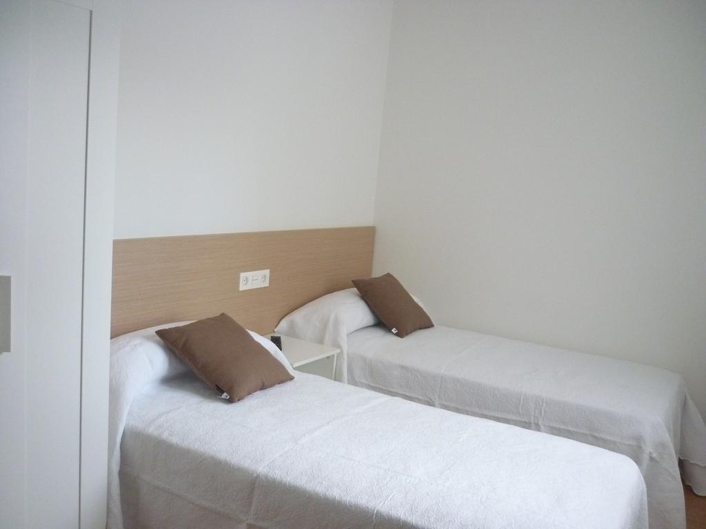 Pension-Albergue Puente Ribeira Sarria Room photo